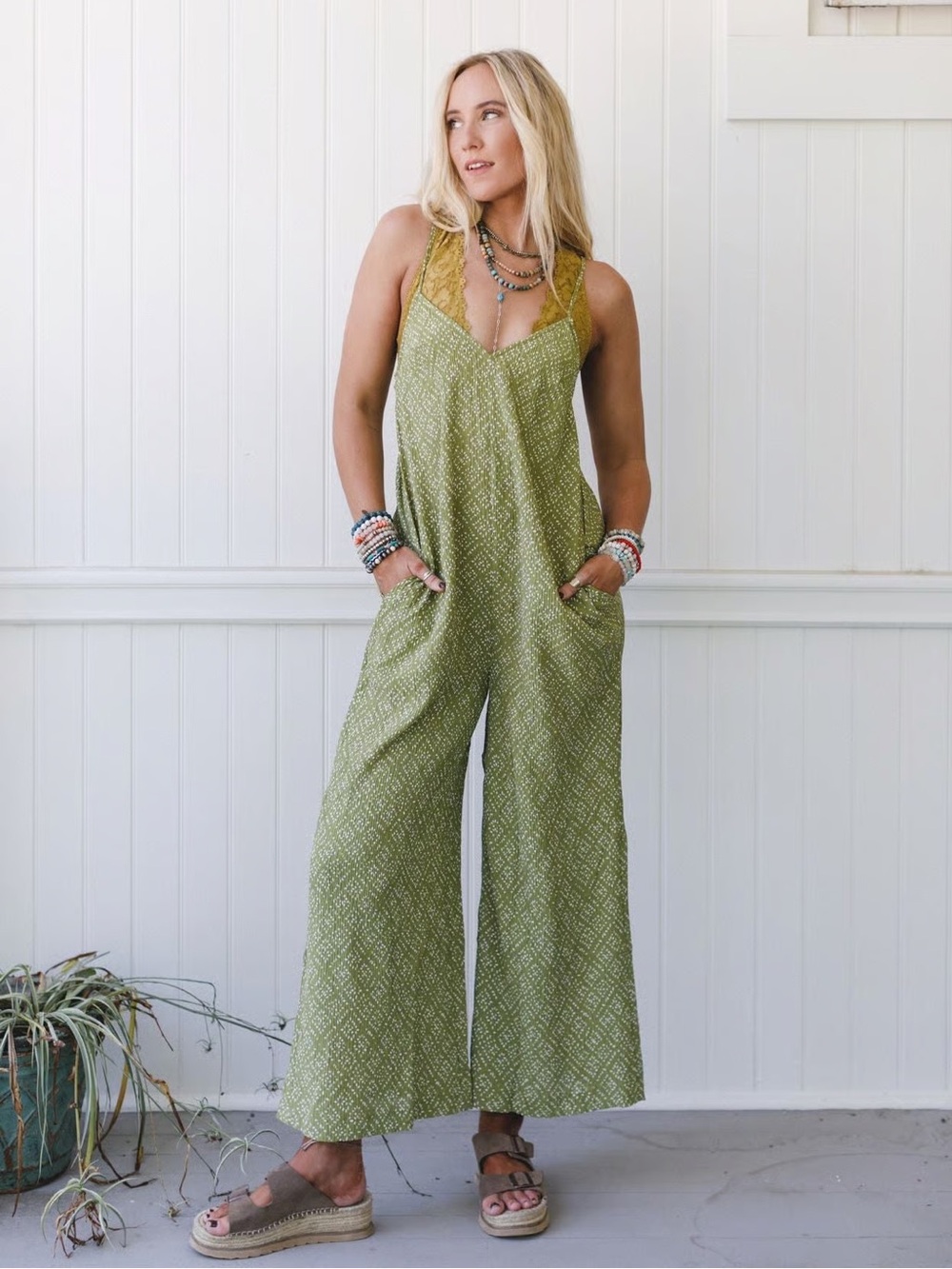 In Olive Green Sleeveless Jumpsuit / L